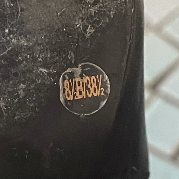 Sassy BCBG Paris stiletto booties! - Picture 10 of 14